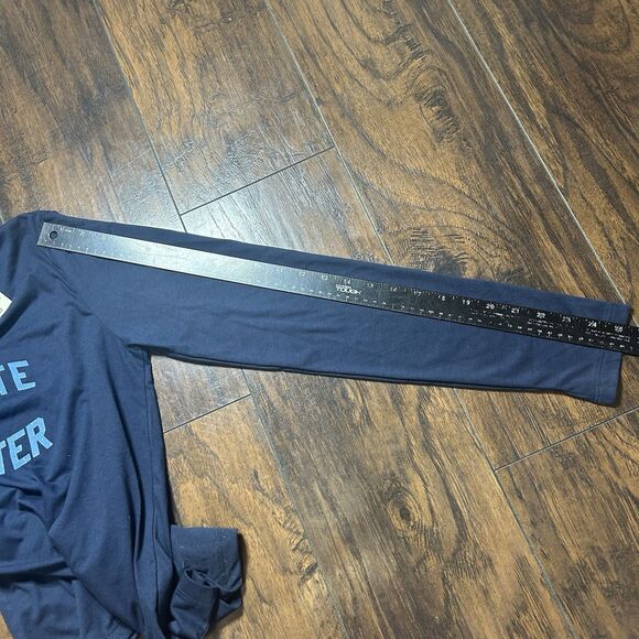 The Favorite Daughter Long Sleeve Graphic Tshirt Womens Medium Blue Heart NWT - Picture 7 of 11